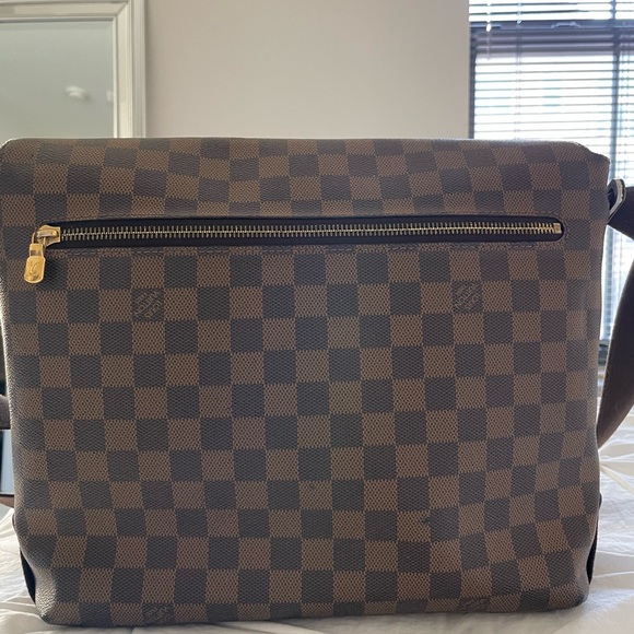 Louis Vuitton Messenger Bag - Picture 2 of 12